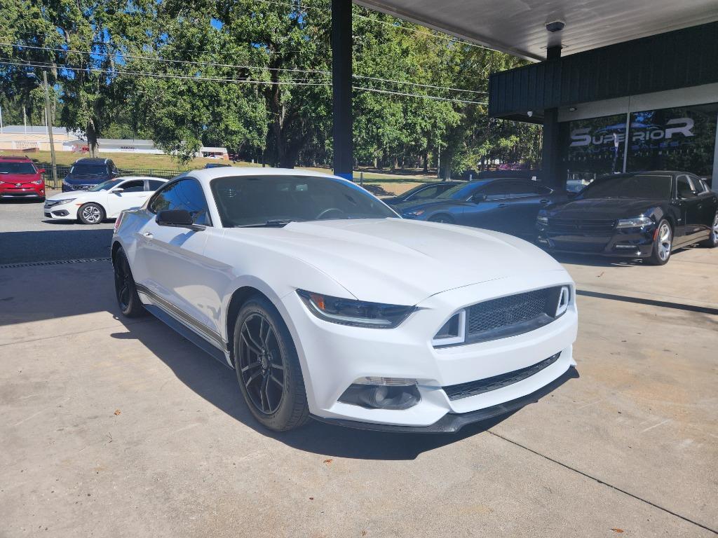 2015 Ford Mustang EcoBoost Premium's photo