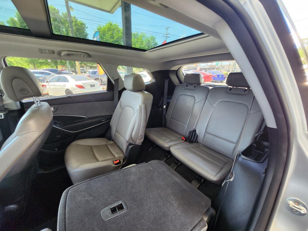 2016 Hyundai Santa Fe Limited - Photo 13