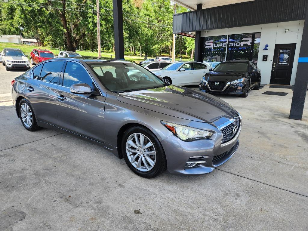 2015 INFINITI Q50 Premium's photo
