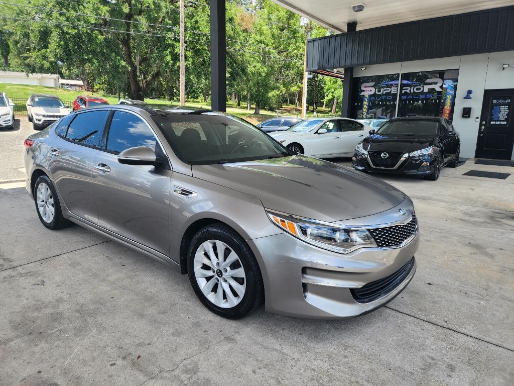 2017 Kia Optima EX AT's photo