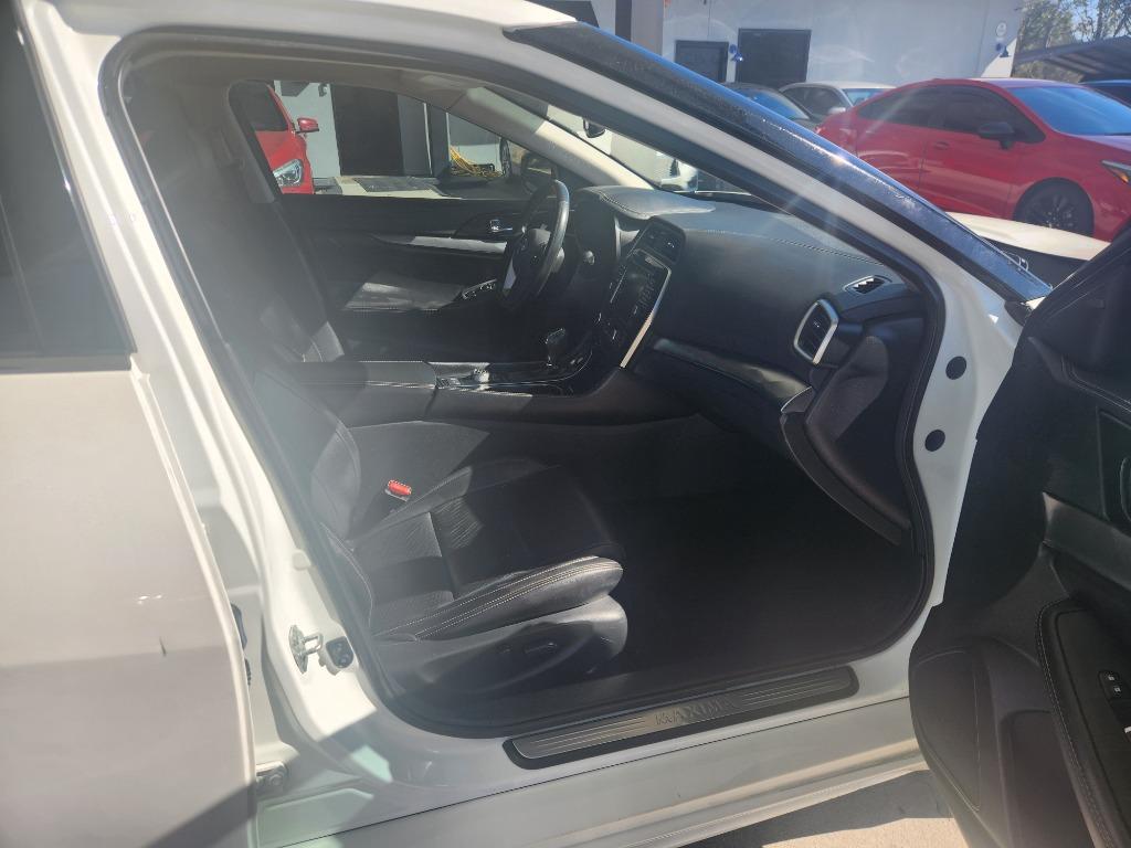 2019 Nissan Maxima SV - Photo 10