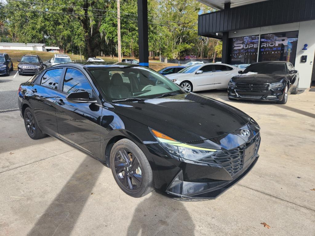 2022 Hyundai Elantra SEL's photo